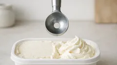 Aluminiowa łyżka, która zmienia lody z kubka w soft serve w 3 minuty