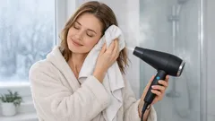 Jak suszyć włosy zimą, żeby nie było puchu i żeby szybciej schły